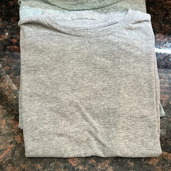 Boys shirt bundle size small 6/8. Gently used. Great price ⭐️ - Picture 7 of 9